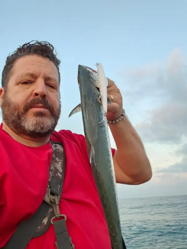 for the Who da: Guide Angler Beginner and Experienced