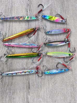 חבילת 10 ג'יגים 17-20 גרם במגוון צבעים – דמויי ג'יג מומלצים לדיג דגים טורפים בים בישראל | חנות דיג BABAJIG בתל אביב