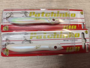 פנסיל Xorus Patchinko שני צבעים – דמוי Topwater Stickbait מומלץ לדיג דגים טורפים בים בישראל | חנות דיג BABAJIG בתל אביב